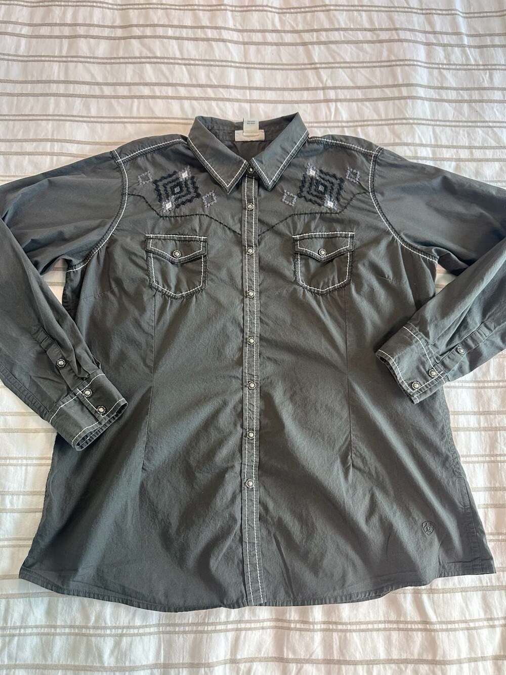 Ariat Women's Dark Gray Western Snap Shirt XXL with Geometric Embroidery